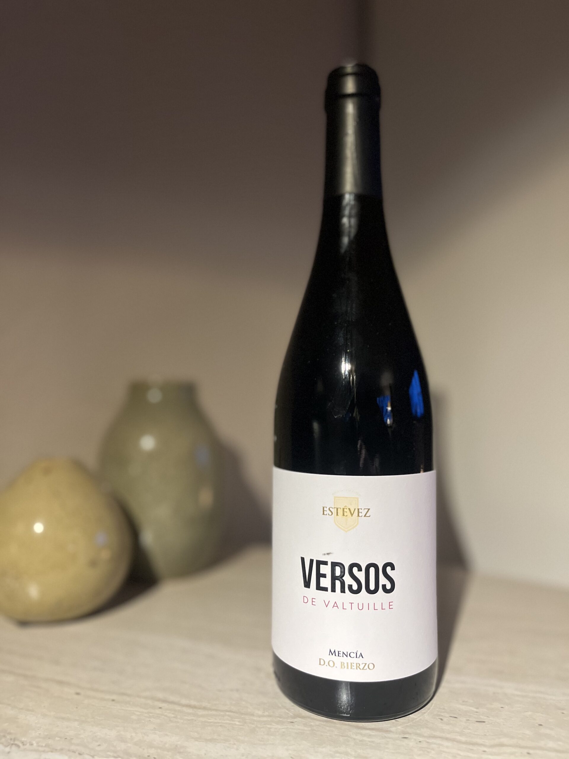 Versos de Valtuille, Estévez Bodegas y Vinedos, 2024